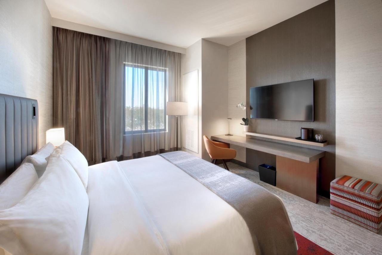 Thesis Hotel Miami Coral Gables, Curio Collection By Hilton Eksteriør billede