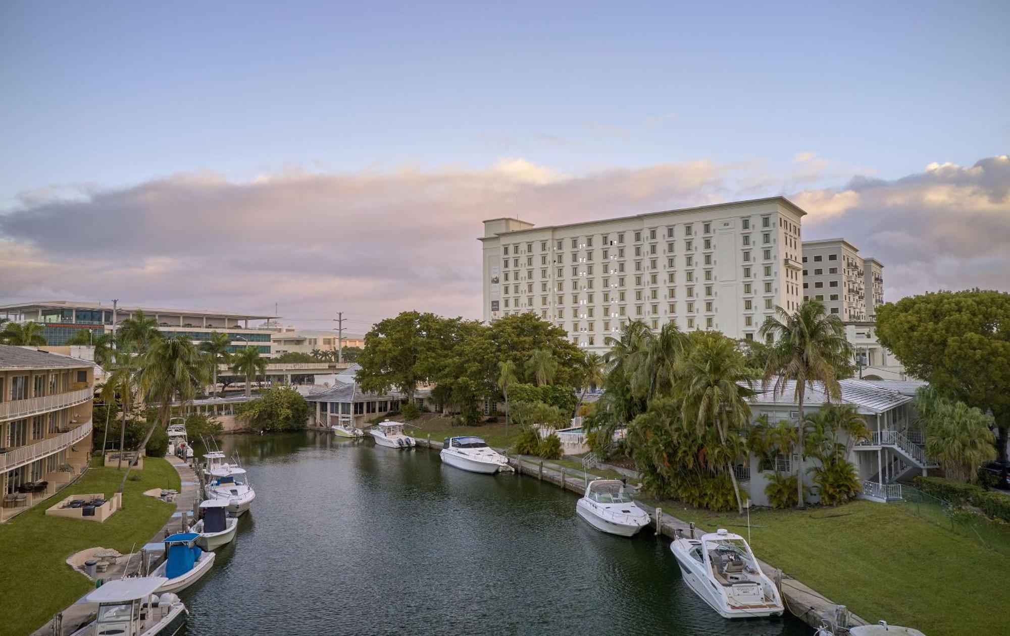 Thesis Hotel Miami Coral Gables, Curio Collection By Hilton Eksteriør billede