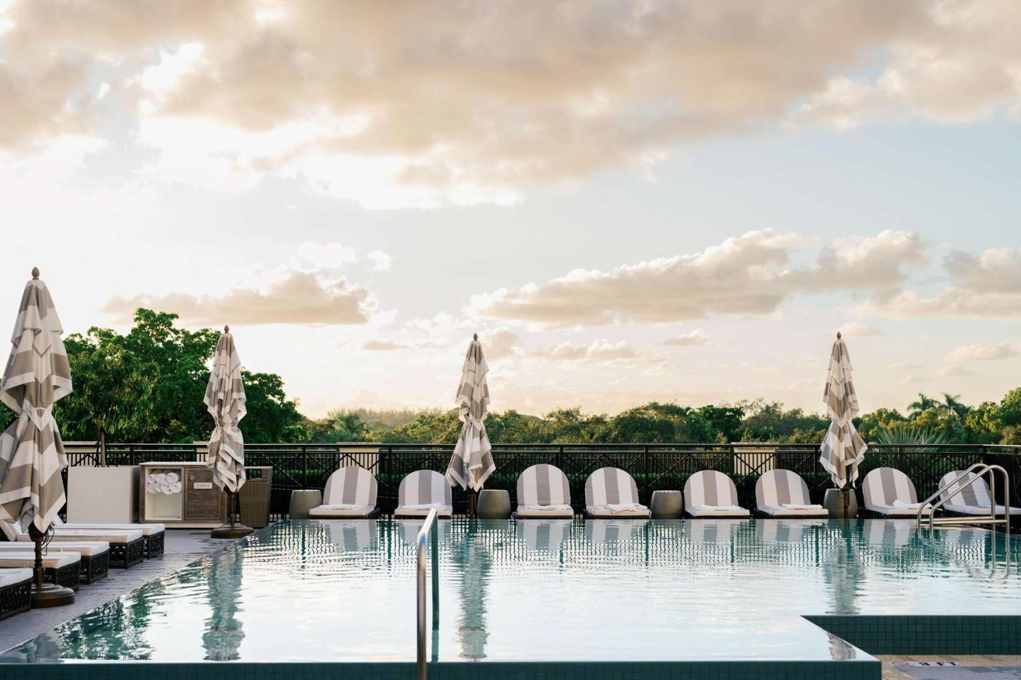 Thesis Hotel Miami Coral Gables, Curio Collection By Hilton Eksteriør billede