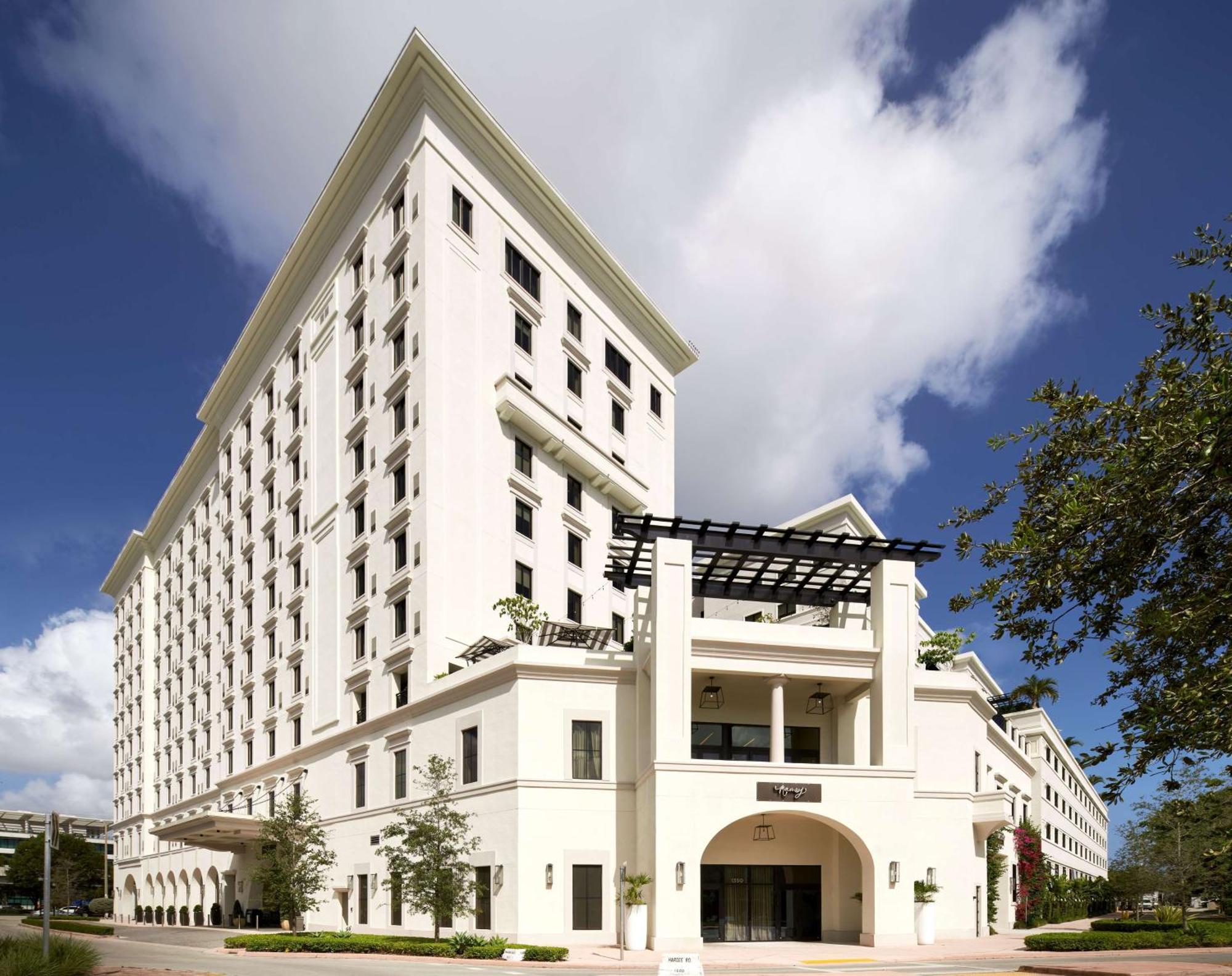 Thesis Hotel Miami Coral Gables, Curio Collection By Hilton Eksteriør billede